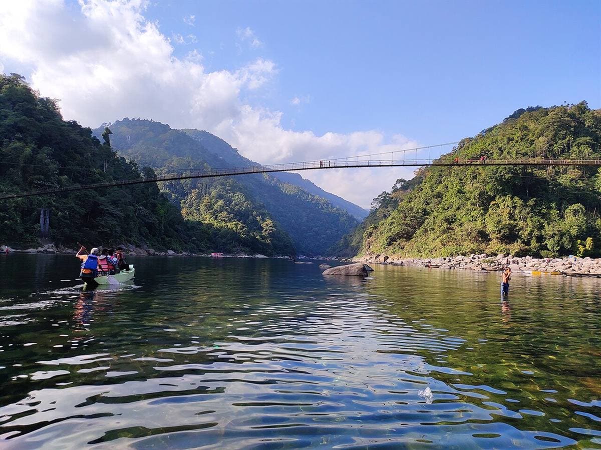 Dawki bridge over the Umngot river